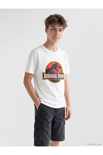 LC Waikiki تي شيرت NEVAVM للأولاد ذو ياقة بيضاوية وطباعة Jurassic Park