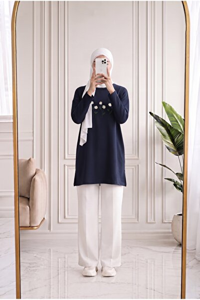 MİHRA STORE Laleay Elegantna bluza sa 5 izvezenih tratinčica-SS13148 tamnoplava