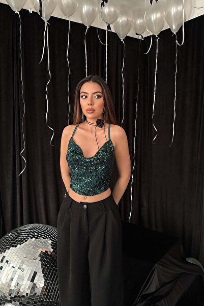 Moda Days بلوزة نسائية قصيرة مزينة بالترتر والزمرد مع ياقة ديجاجي، مثالية للس...