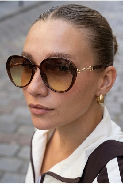 Chunky Frame Mira Prestige Ultra Light Brown Women's Sunglasses with Uv400 Filter