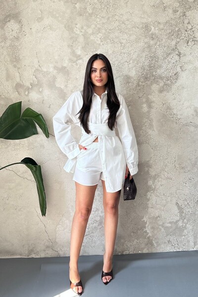 Elbee Fashion Woman طقم أبيض مزدوج مع حزام خصر