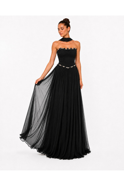Pozdapoz فستان سهرة بدون حمالات مطرز بالأحجار