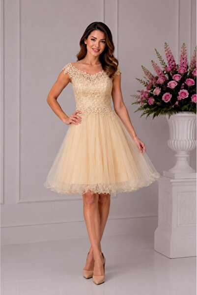 OEM Rochie rafinata de culoare crem, cu dantela si margele aurii
