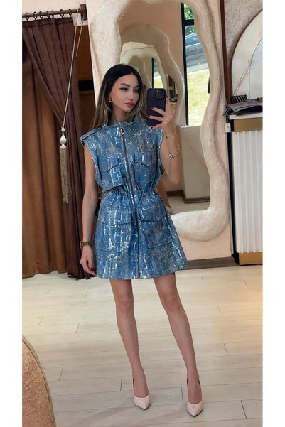 SÜSLÜ BUTİK BELİ LASTİKLİ CEPLİ YELEK ELBİSE