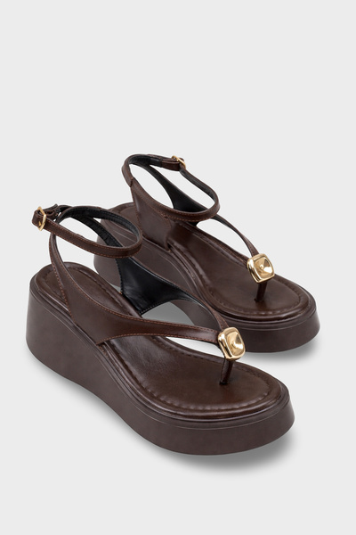 Capone Outfitters Γυναικεία σανδάλια με ιμάντα αστραγάλου και τακούνι με άμμο