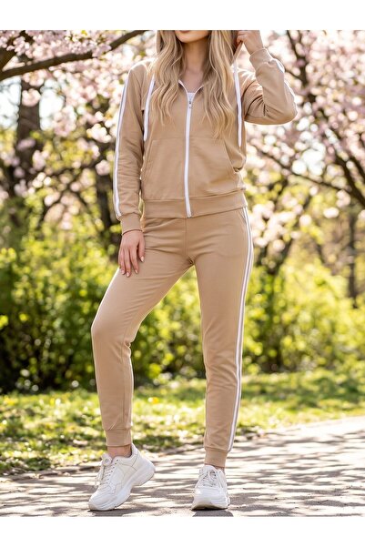 Iuliashop Training set consisting of a zip-up hoodie and Didra Beige Pants wi...
