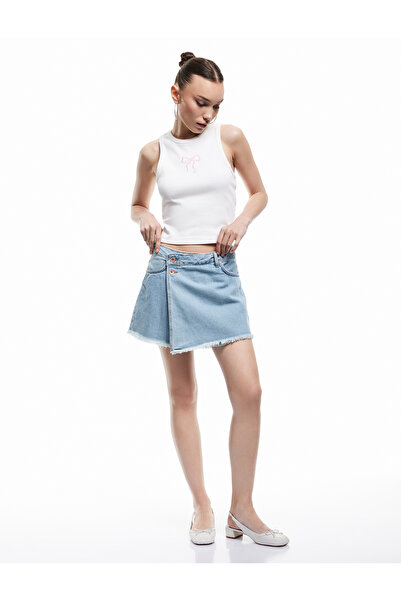 Koton Mini-Jeans-Shorts mit geknöpftem Rock und entspannter Passform mit Taschen