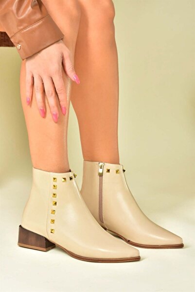 Fox Shoes حذاء نسائي بيج مرصع بتفاصيل N820032309