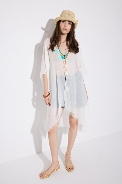 Gusto Lace-Up Long Kimono - White