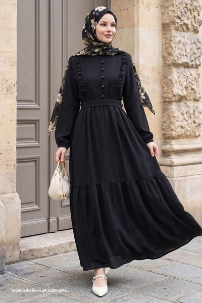 InStyle Μαύρο φόρεμα με δαντέλα και λεπτομέρεια στη ζώνη