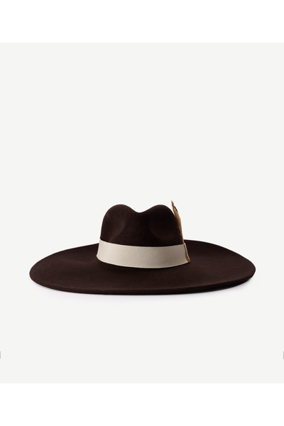 Yargıcı Classic Hat with Feather Detail