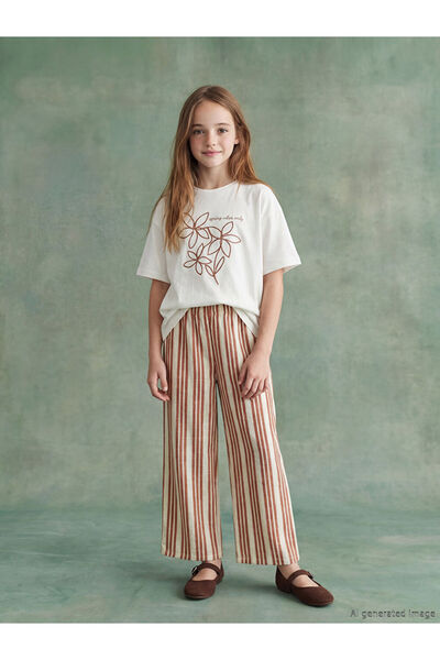LC Waikiki Esvab • Modern & Distinctive Printed T-Shirt and Pants for Girls