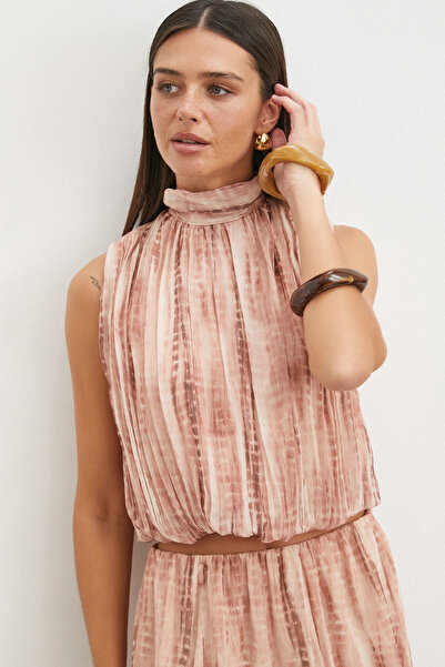 Tie-Dye Pleated Crop Blouse