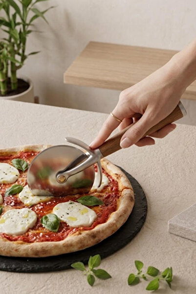 Kitchen Life Tăietor funcțional de pizza din oțel inoxidabil argintiu cu mâne...