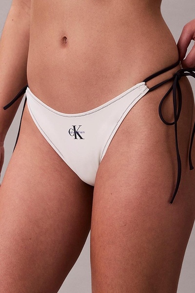 Calvin Klein Kadın Yandan Bağlamalı Logo Detaylı Beyaz Bikini Altı
