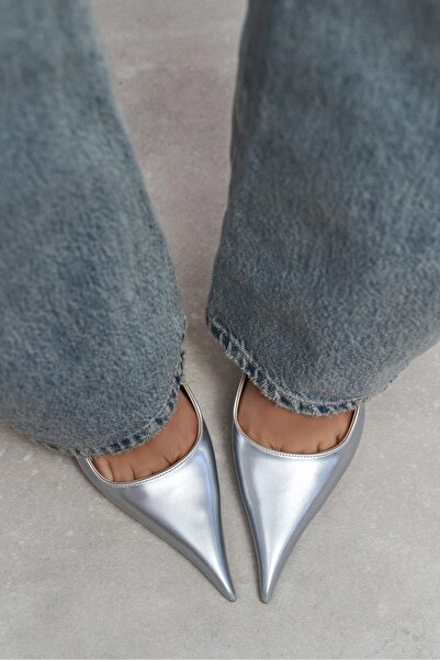 NİŞANTAŞI SHOES Gloria Silver Patent Leather Belt Detail Pointed Toe Women's ...
