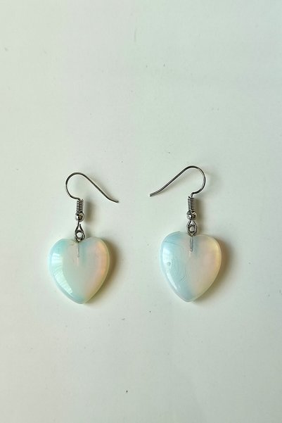 c-bhadu naturel Opalite Moonstone Heart Earrings
