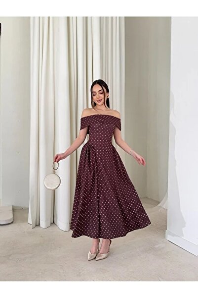 MODA فستان مادونا ياكا منقط بطول متوسط مع طيات جانبية