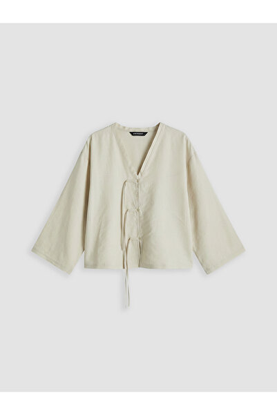 LC Waikiki Nevavm V-Neck Women's Kimono with a Difference
