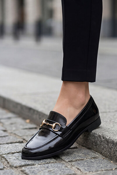 Liarca Iconic Classic Black Women's Flats - Buckle Detail, Flexible and Lightweight Casual Walking Shoes: Stylish Icon