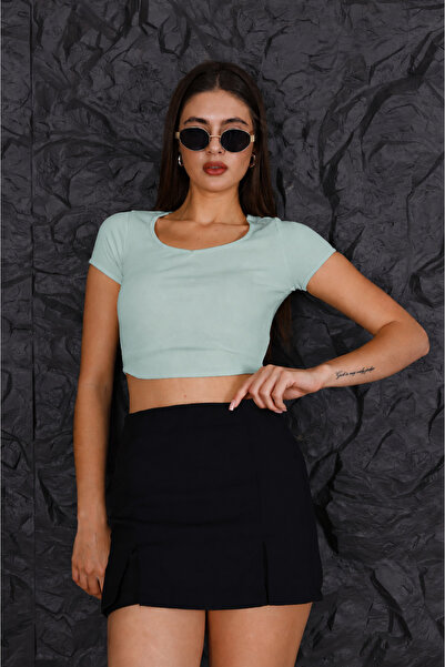 veira Mint Green White Ribbed Crop T-Shirt – Sporty Stylish Short Sleeve Model