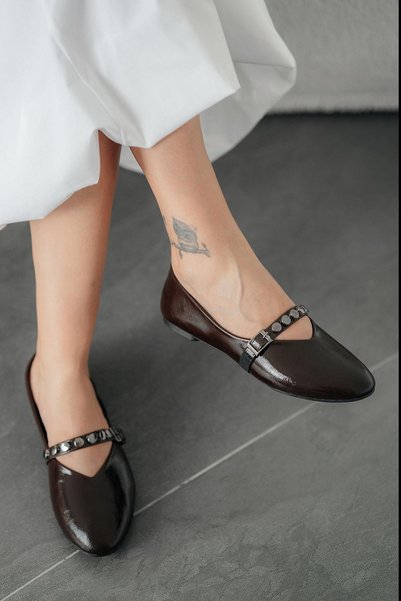 Parponi Some belt detail matte patent leather ballet shoes brown