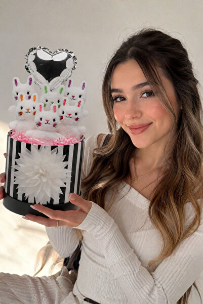 Solemia Hello Kitty Temalı Kalp Balonlu Özel Tasarım Ayıcık Buketi Sevgiliye ...