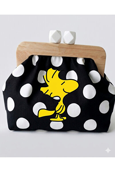 handedizayn Siyah Beyaz Puantiyeli Snoopy Ahşap Burslu Zincir Askılı Clutch O...