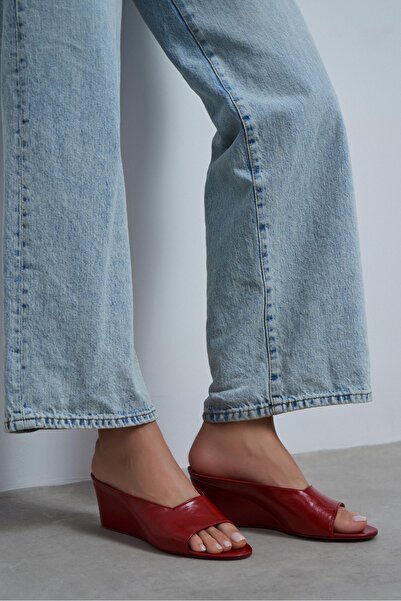 NİŞANTAŞI SHOES Allison Red Rustic Patterned Wedge Heeled Women's Slippers