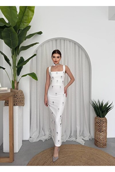 Caddebostan Moda فستان ميدي أنيق بياقة مربعة وتفاصيل حجرية، فستان أنيق للمناس...