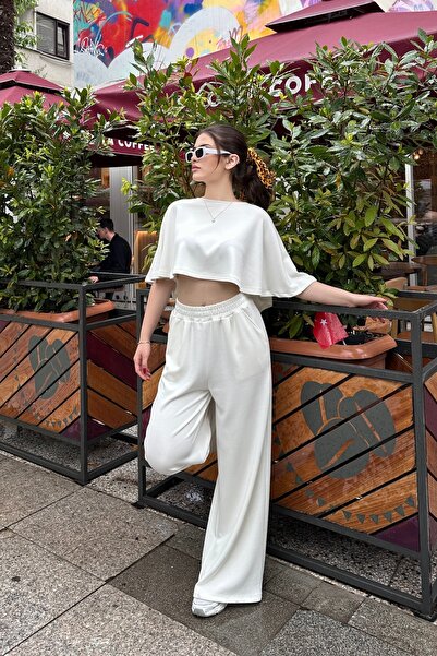 XELA Set of 2 - Crew Neck Bat Sleeve Comfortable Fit Crop Blouse and Pleated ...