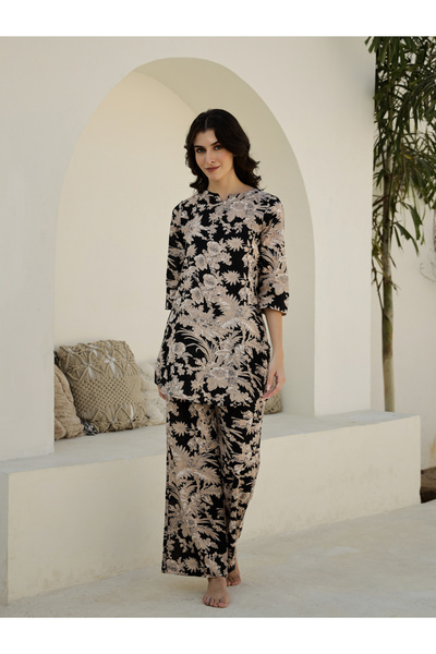 Sanskrutihomes By Styli Black All Over Print Top and Wide Leg Pyjama Set