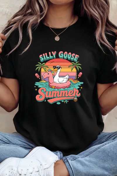 Sarah's Boutique Women's T-shirt – 100% cotton – Silly Goose