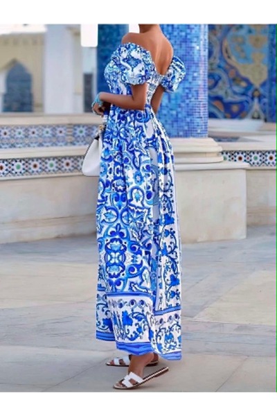 NewCollettin Long summer dress with bare shoulders and blue-white ceramic print
