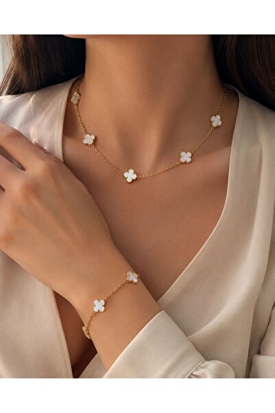 JAMMY JEWERLY Gold Beyaz Yonca Figürlü Çelik Kolye ve Bileklik Kombini – 2'li...