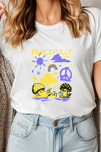 Sarah's Boutique Women's T-shirt – 100% cotton – Peacefully Mushroom