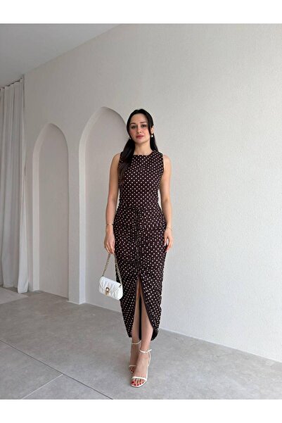 FARBE ER FASHION Φόρεμα με πουά σε καφέ χρώμα Daisy