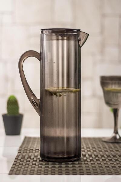 Bezos Arkilik Barok 1.5 Lt Smoked Jug (Fits in the Refrigerator Door Shelf)