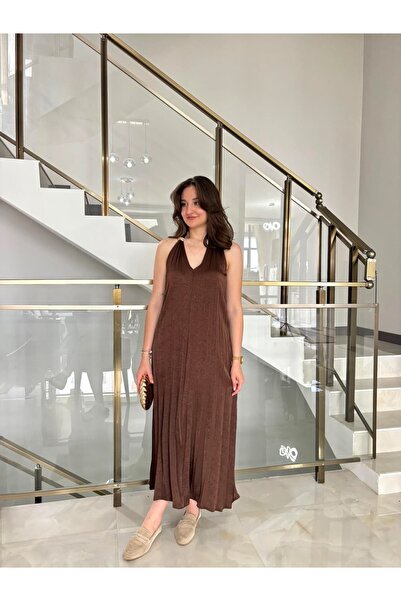 Sude Kızanlıklı Original Brand Model Pleated Dress with Gold Accessories