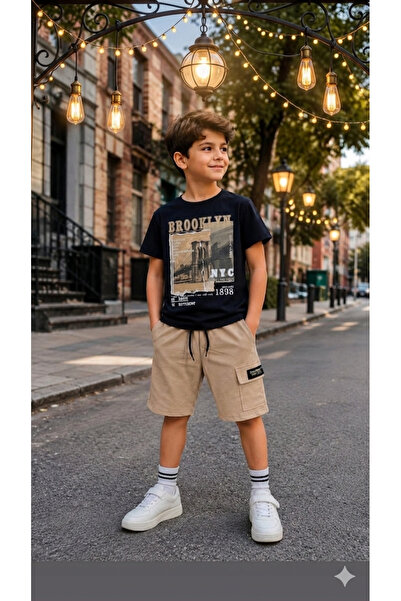 WİKİBOOM BROOKLYN BASKILI ŞORTLU KARGO CEPLİ ALT ÜST YAZLIK ERKEK ÇOCUK TAKIMI