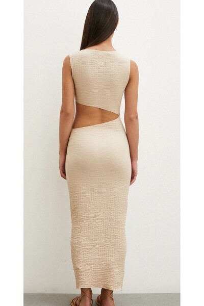 ebrusvnms Gofre Low-Cut Beige Dress
