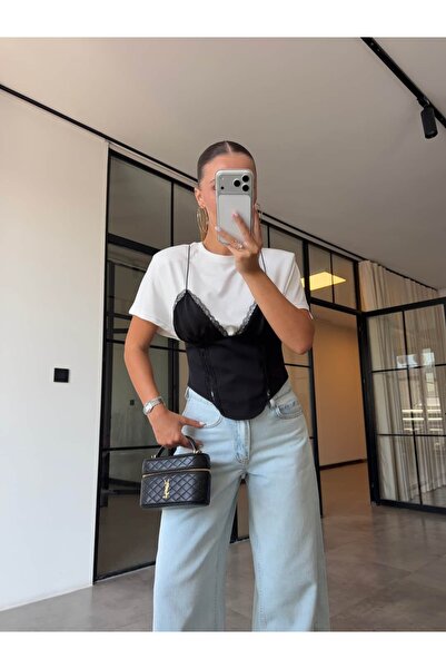 BB Bensu Buyruk BÜSTİYER DETAYLI VATKALI T-SHİRT