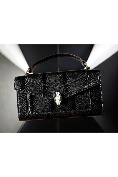 Generic A stylish and modern women's Shoulder Bag .