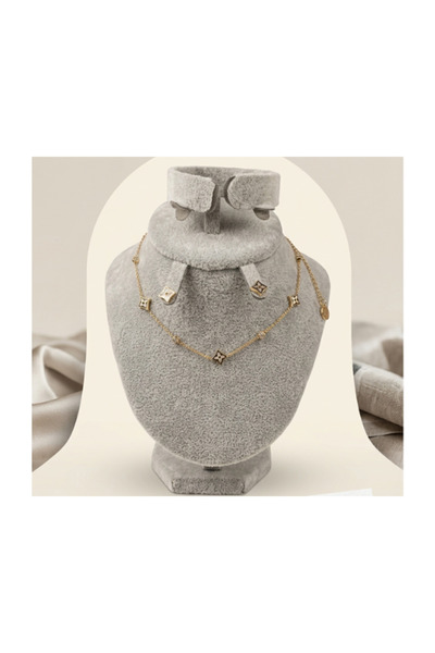 ACCESSORY Set of Necklace and Earrings