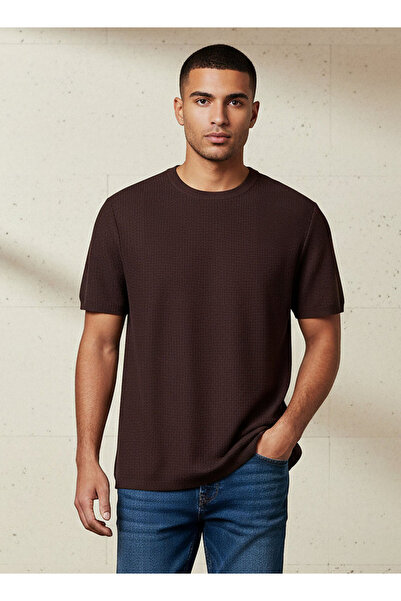 FAV Men Regular Fit Crew Neck Short Sleeves Textured T-shirt