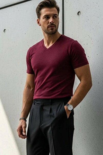 DAMGA JEANS تي شيرت رجالي ذو قصة مريحة واسعة وياقة على شكل حرف V باللون الأحم...