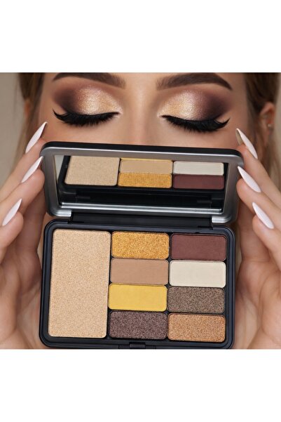 max elegance Multi-Gradient Eyeshadow Palette a – a Mesmerizing Look with a T...