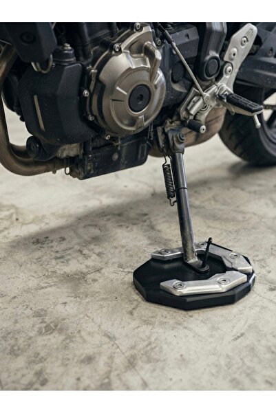 Universal MOTOSİKLET AYAKLIK GENİŞLETİCİ BEYAZ/GÜMÜŞ