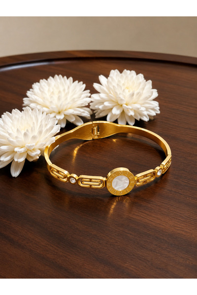 stainles steel A Luxurious and Very Elegant Gold-Plated Bracelet Suitable for...