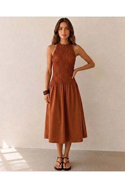 Larida Back neckline dress